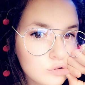 Meet your Posher, Skylar